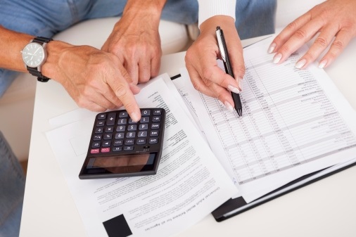 在与客户的第一次财务规划会议上，注册会计师必须做什么？